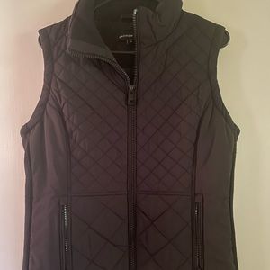 Size medium black vest